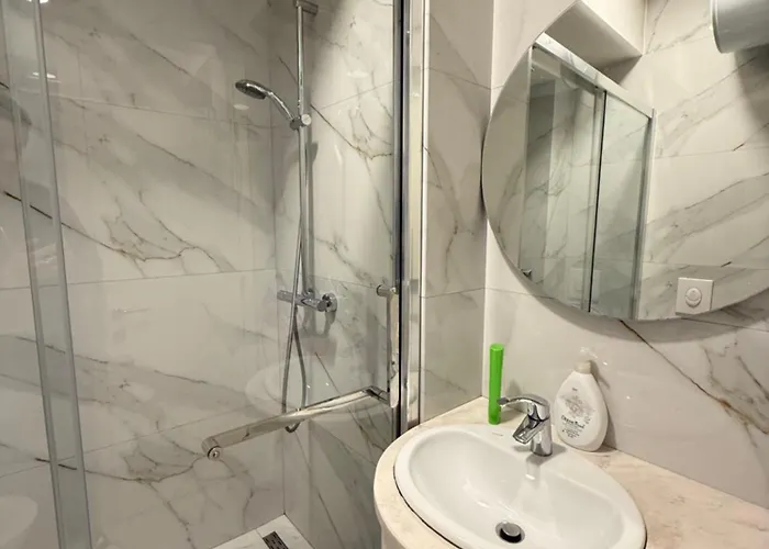 アパート Centre Lionsgate 12 *