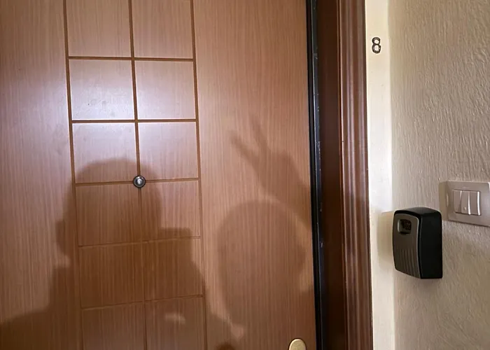 Centre Lionsgate 12 * ティラナ