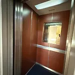 Apartment Centre Lions Gate 1 *
