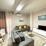 Centre Lions Gate 1 Apartment