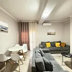 Centre Lions Gate 1 Apartment *