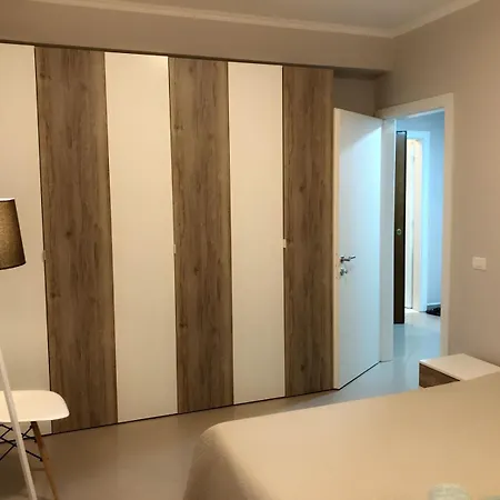 Centre Lionsgate 12 Tirana