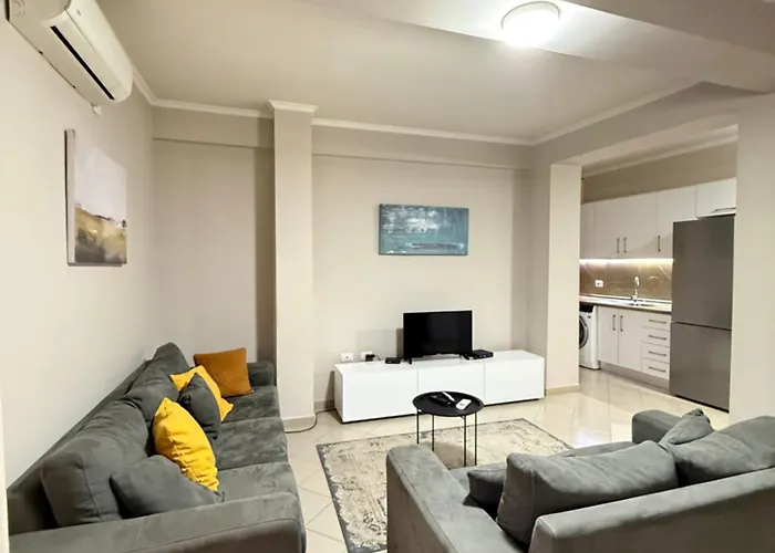 Centre Lions Gate 1 *